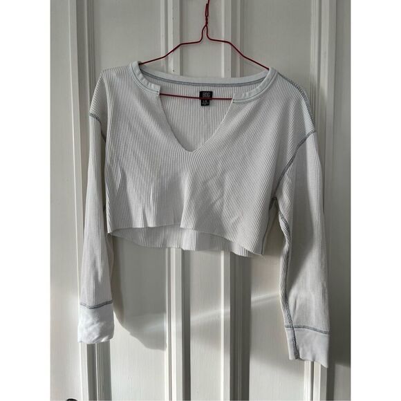 BDG white thermal with blue cobtrast stitching  cropped long sleeve top L - Picture 1 of 4